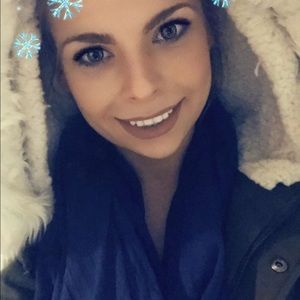 Meet your Posher, Hannah